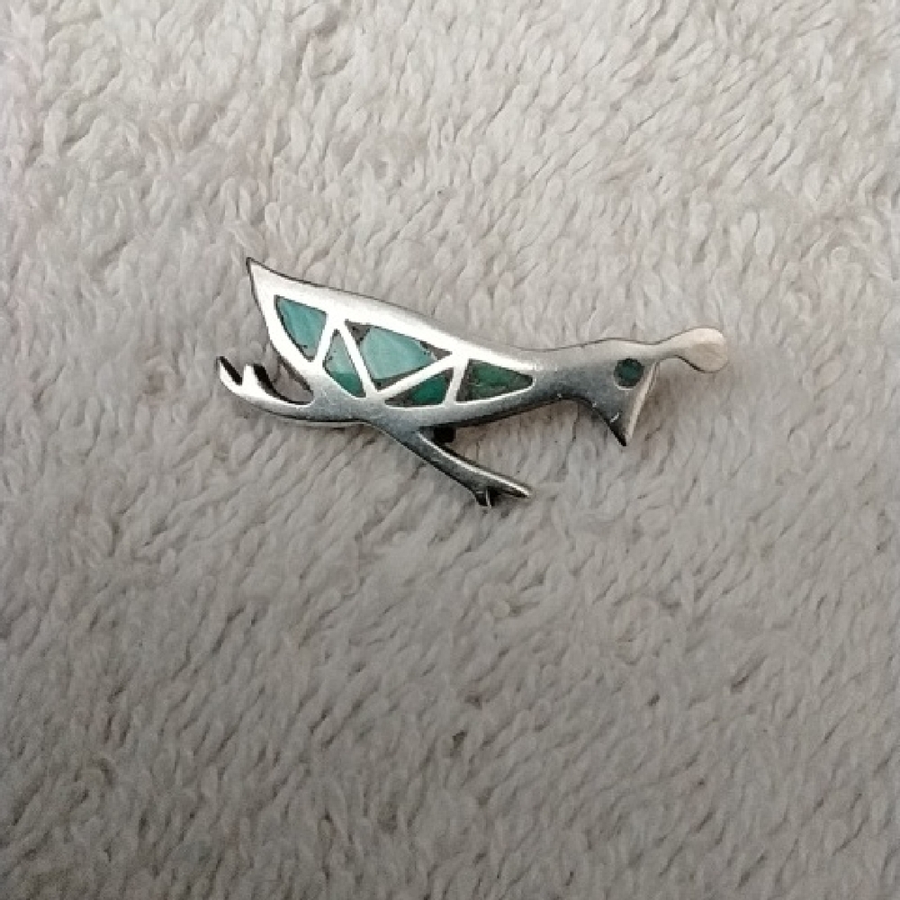 Zuni, Sterling Silver Quail Pin, with Inlaid Turquoise.